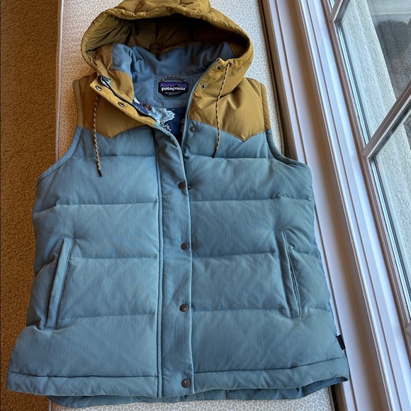 Patagonia Women's Bivy Down Two-Tone Hooded Puffer Vest size